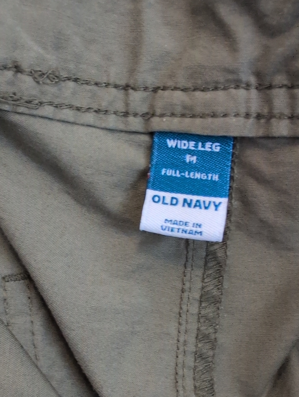 Old Navy Women's Wide Leg Full Length Cargo Pants in Olive - Picture 3 of 4